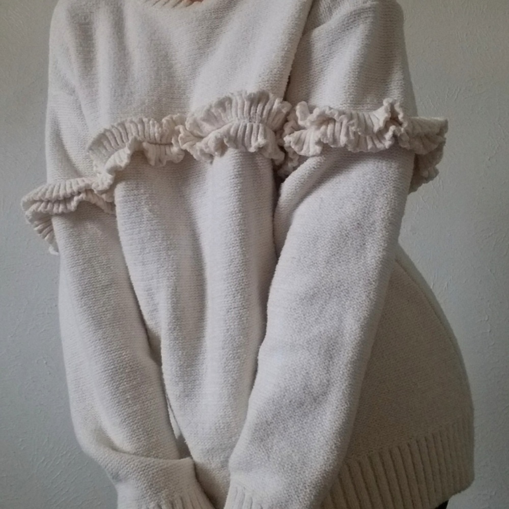 Zara fancy girls Cream Ruffle Detail knit  Sweater fun and girlie! So cute